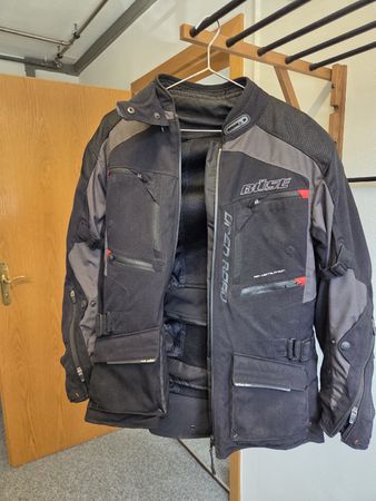 Büse Motorradjacke Grösse 40 guter Zustand wenig getragen.