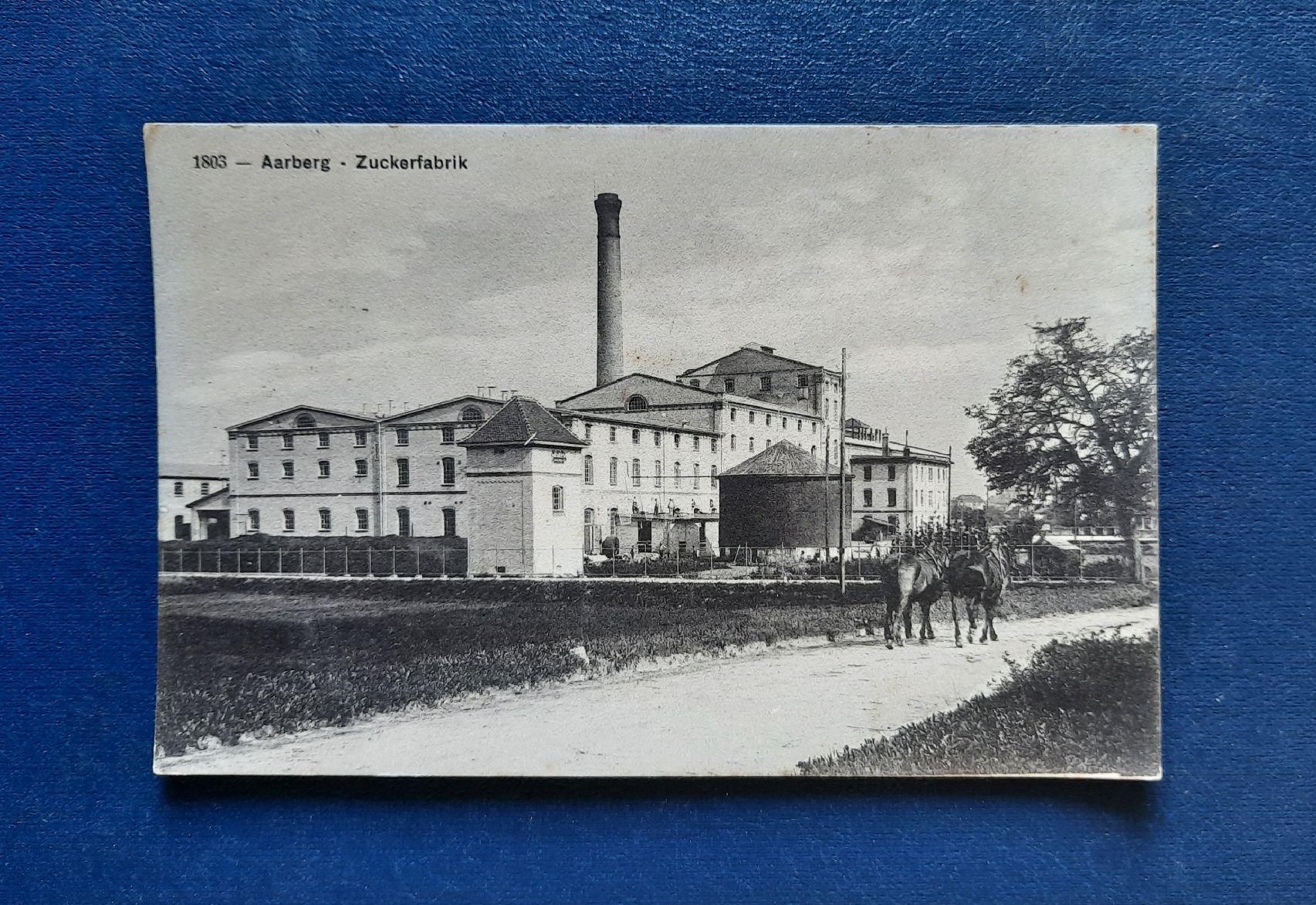 Cartoline postali: Ansichtskarte Aarberg Zuckerfabrik, gest. Feldpost  – Usato da Marly venduto da neu-adlerauge65
