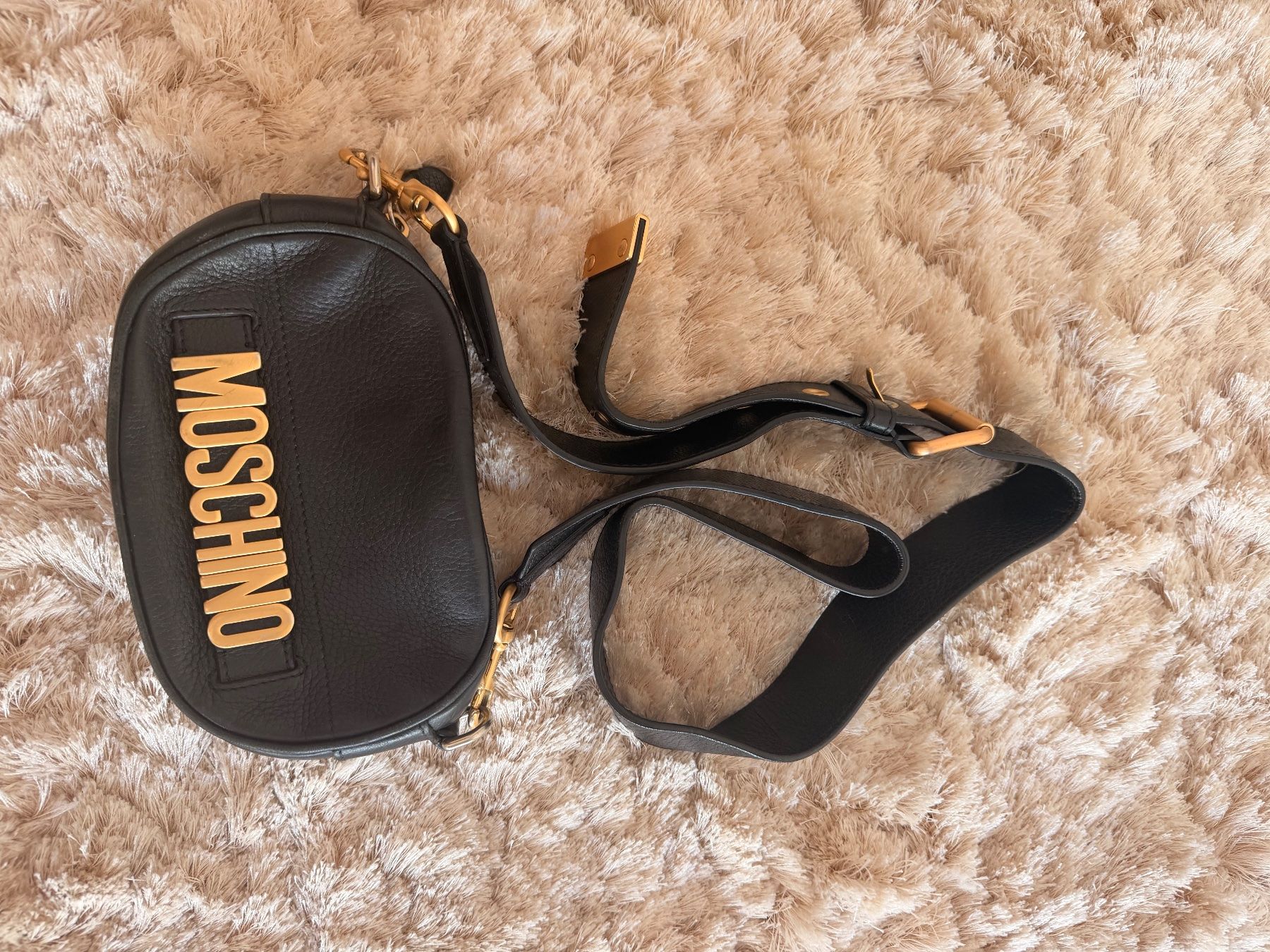Borse da donna: Sac Moschino authentique cuir noir – Usato da Mont-sur-Lausanne venduto da cla_f8q7 1