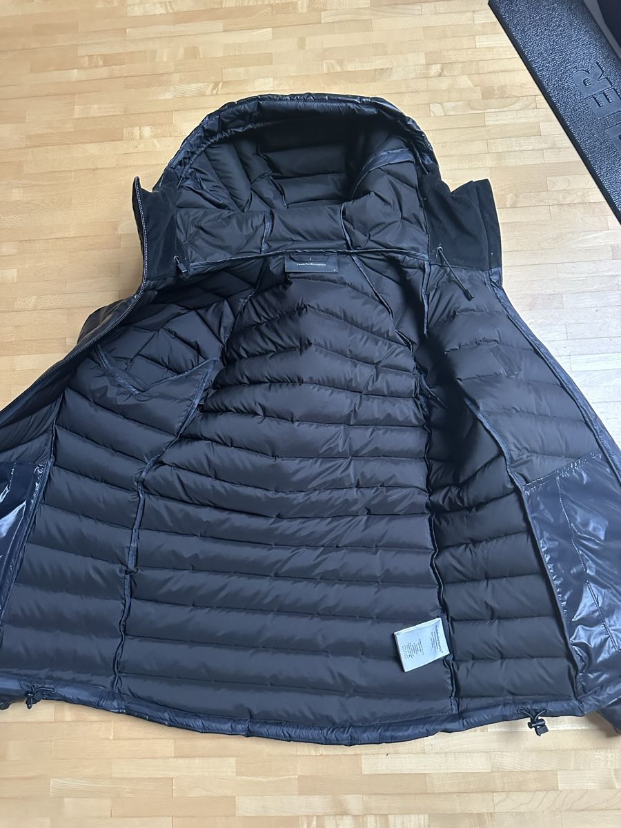 Peak Performance Jacken: Daunenjacke peak Performance Grösse M – Gebraucht aus Beromünster von Moritz0112 4