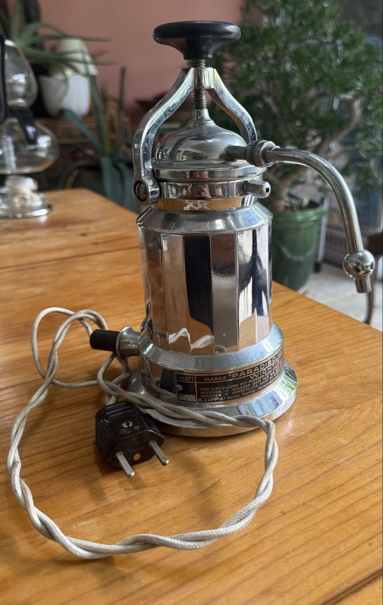 Macchine per caffè & Macchine per espresso: Machine a café ancienne  – Usato da Vésenaz venduto da NORA1325 2