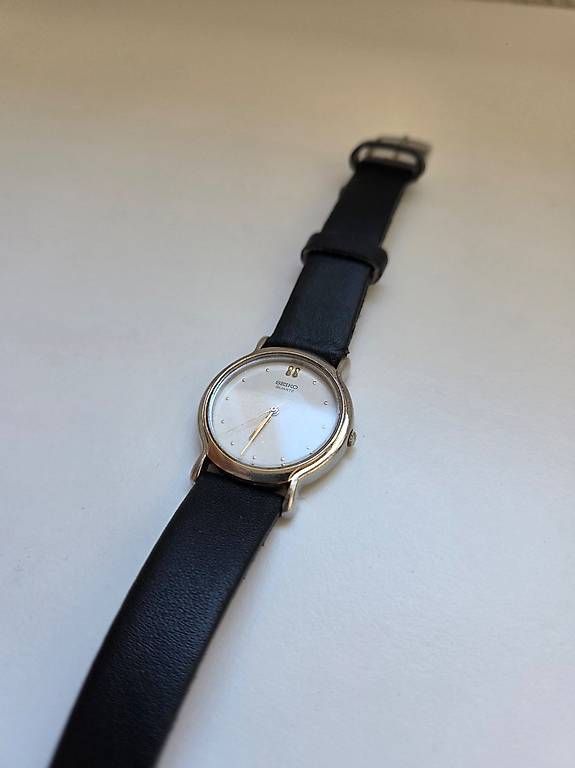 Seiko Orologi: Montre Seiko Quartz réf. 2K01-0061 - Élégance discrète – Usato da Genève venduto da kev_d8z5 3