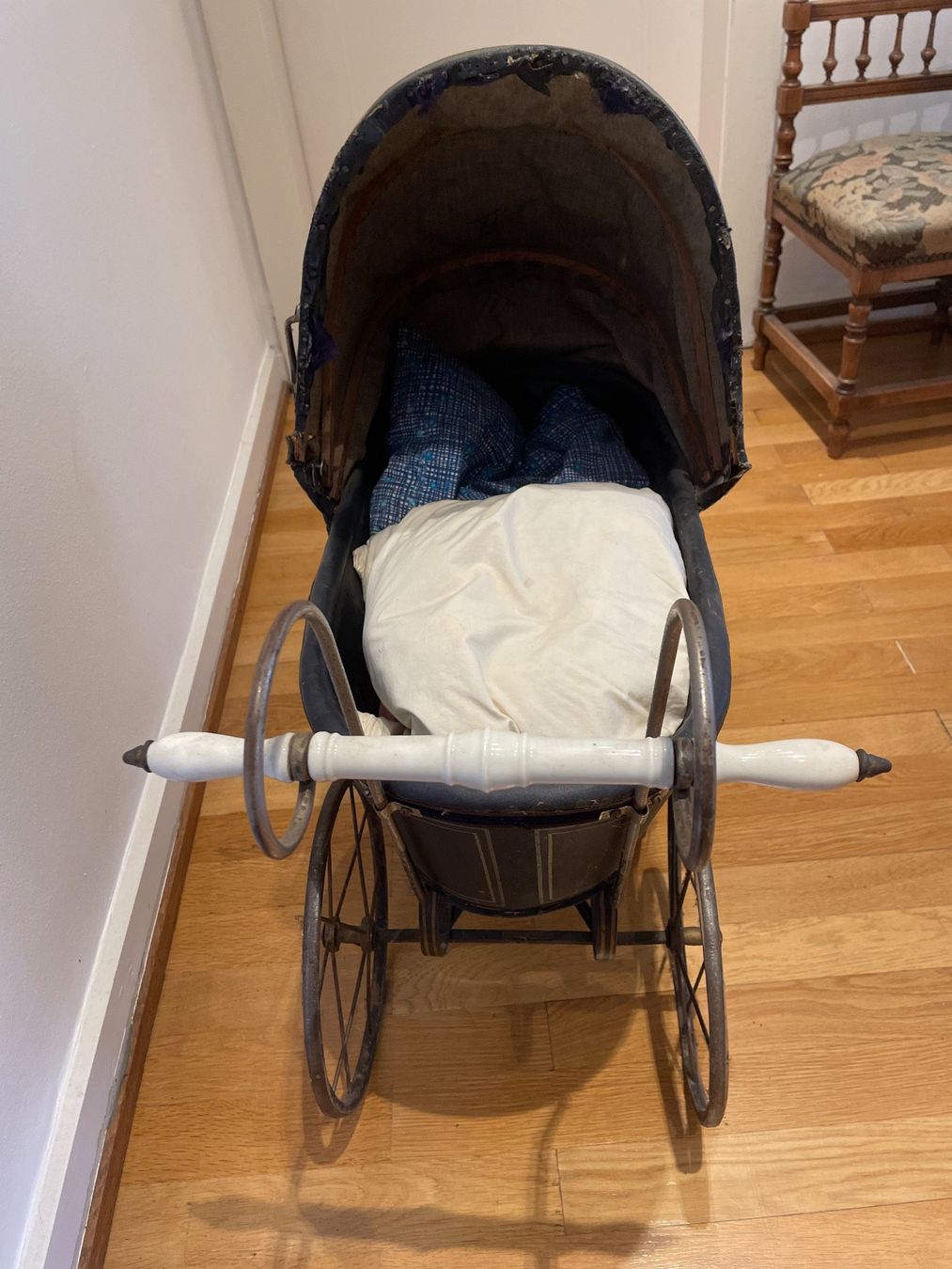 Puppenwagen: Puppenwagen antik – Gebraucht aus Zürich von Simi123 3