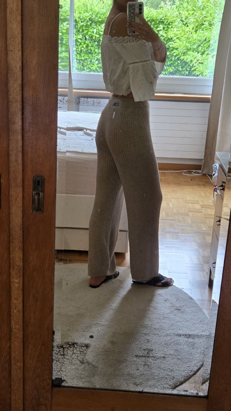 H&M Pantaloni: Beige Knit Pants – Usato da Zürich venduto da jul_l28v 2