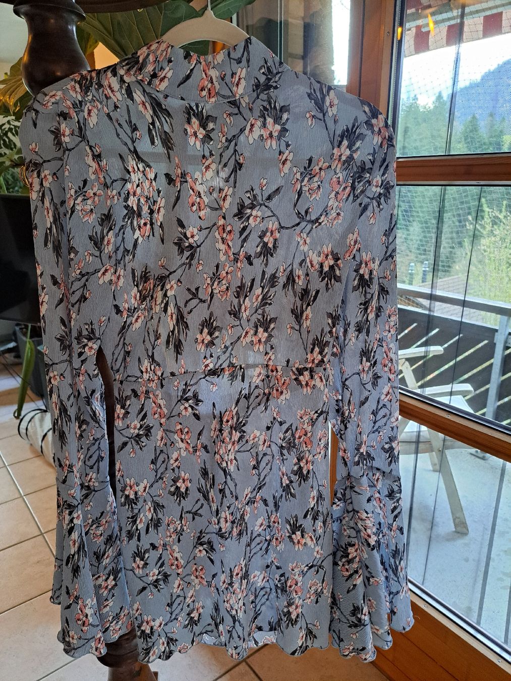 Kleider: Kleid von Missguided, Gr. 36 – Neu (gemäss Beschreibung) aus Näfels von Featherfashion