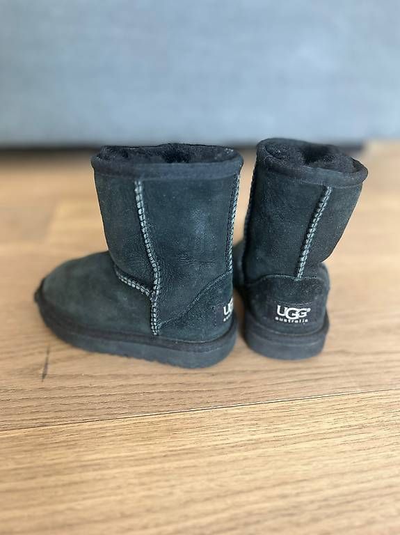 Schuhe für Mädchen: UGG Boots Gr. 23.5 – Gebraucht aus Chur von Nina12345 1