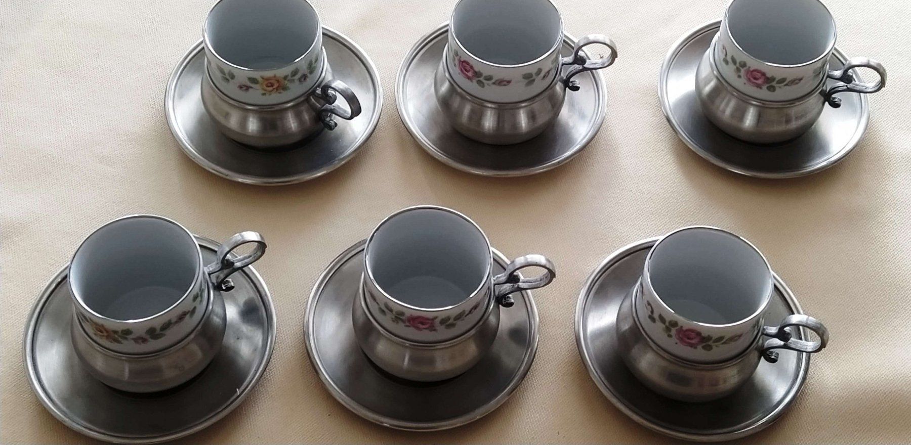 Set di piatti: Espressotassen mit Unterteller und Zuckerdose – Nuovo (secondo la descrizione) da Zürich venduto da 1980ale 1