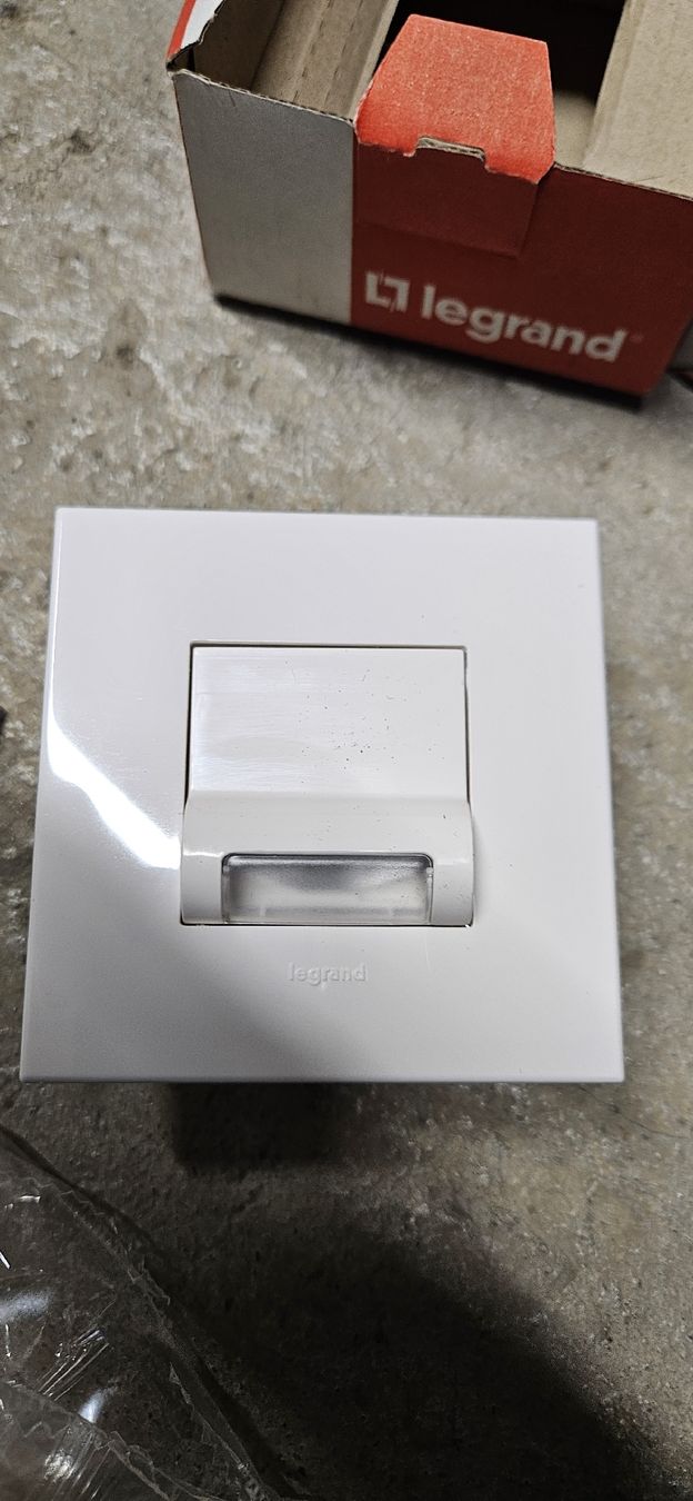 Legrand Spine: Legrand Orientierungslicht, Effen S078510UP61, – Nuovo e nell'imballaggio originale da Baar venduto da Vel...Baar45 6