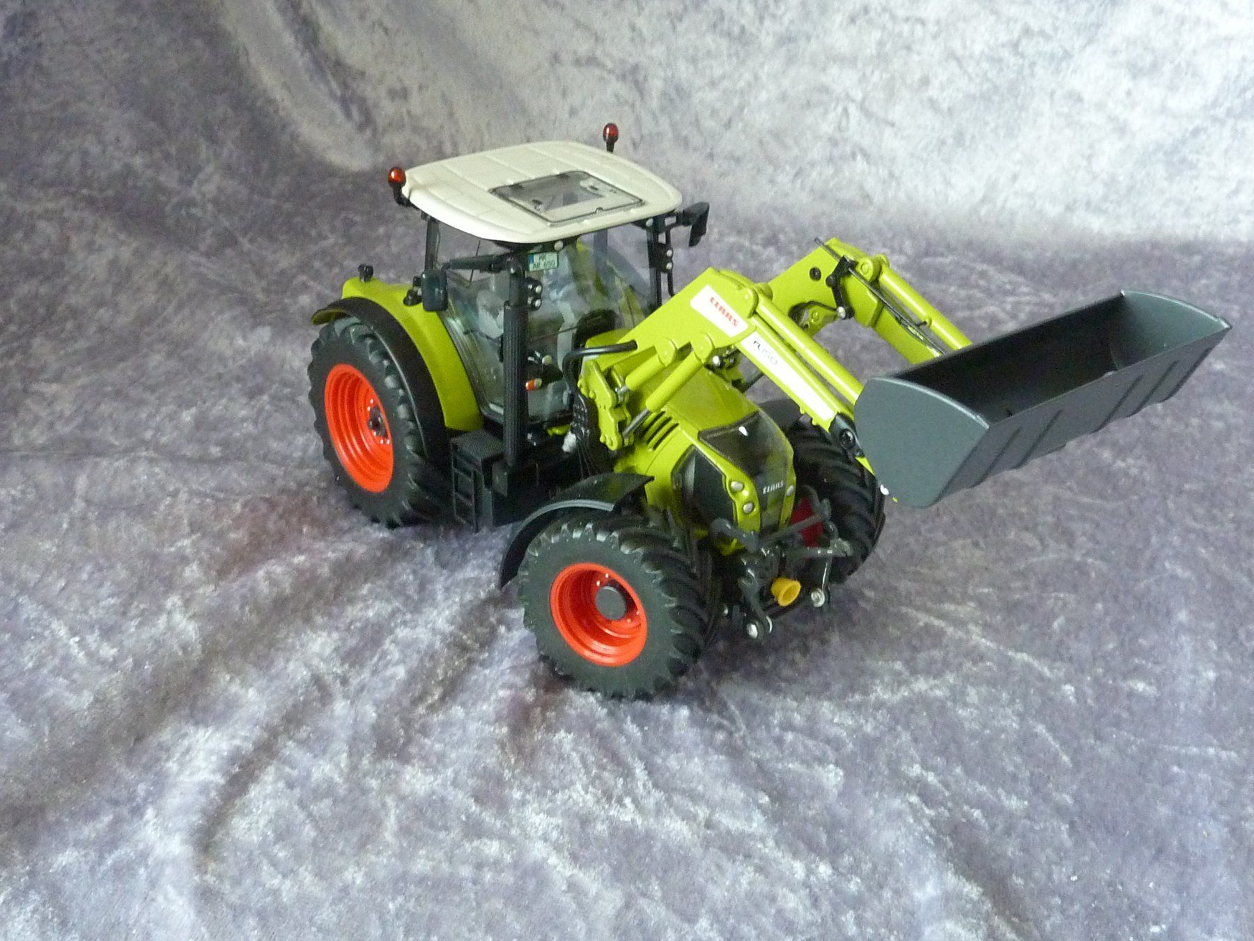 Kit di modellismo & Modellini statici: Claas Arion 650  1:32 – Nuovo (secondo la descrizione) da Dürrenäsch venduto da modellautos4you 4