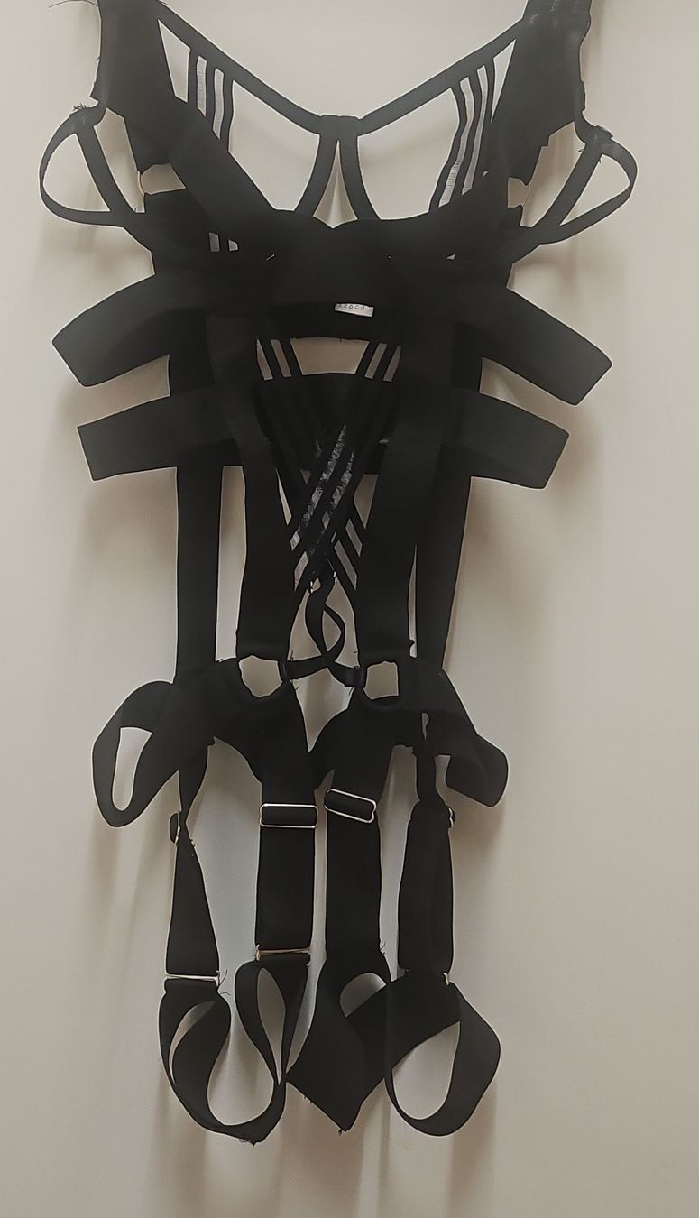 Altra biancheria intima: Fetisch Body Harness schwarzer Riemchenstil – Usato da Zürich venduto da eri_8w5v