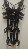 Fetisch Body Harness schwarzer Riemchenstil