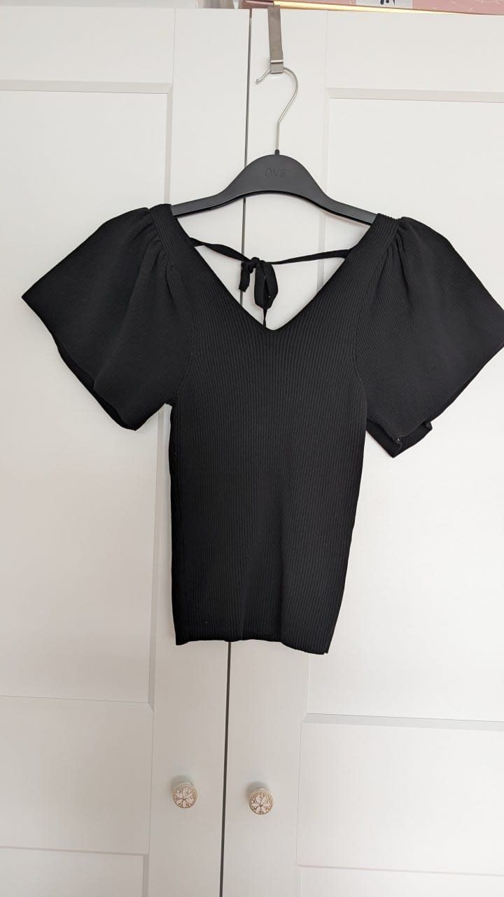 Only Tops: ONLY Top mit Flügelärmel, Schwarz, Grösse S – Gebraucht aus Au SG von and_cra 1