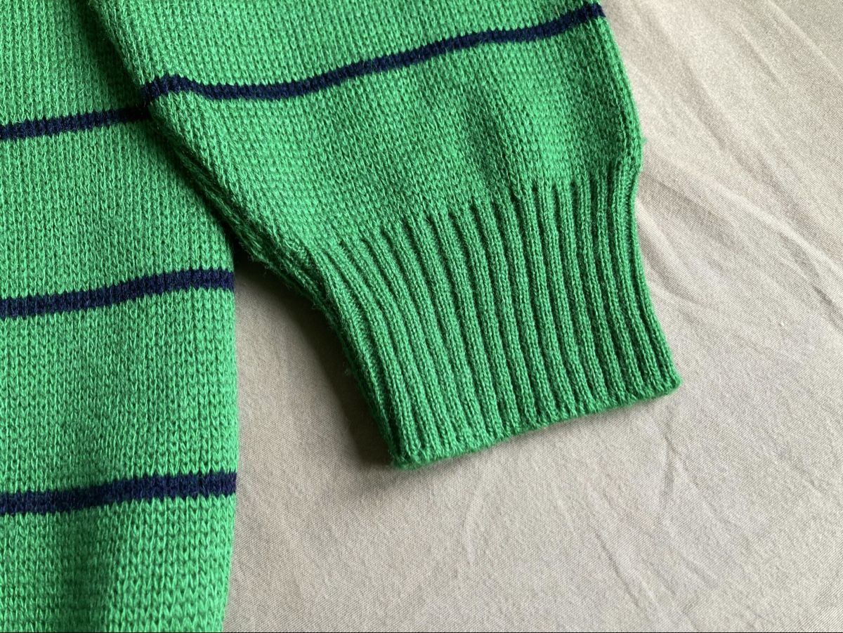 Maglioni & Felpe: Grüner Pullover aus Wolle / Wollpullover – Usato da Winterthur venduto da Tschernobylghost 2