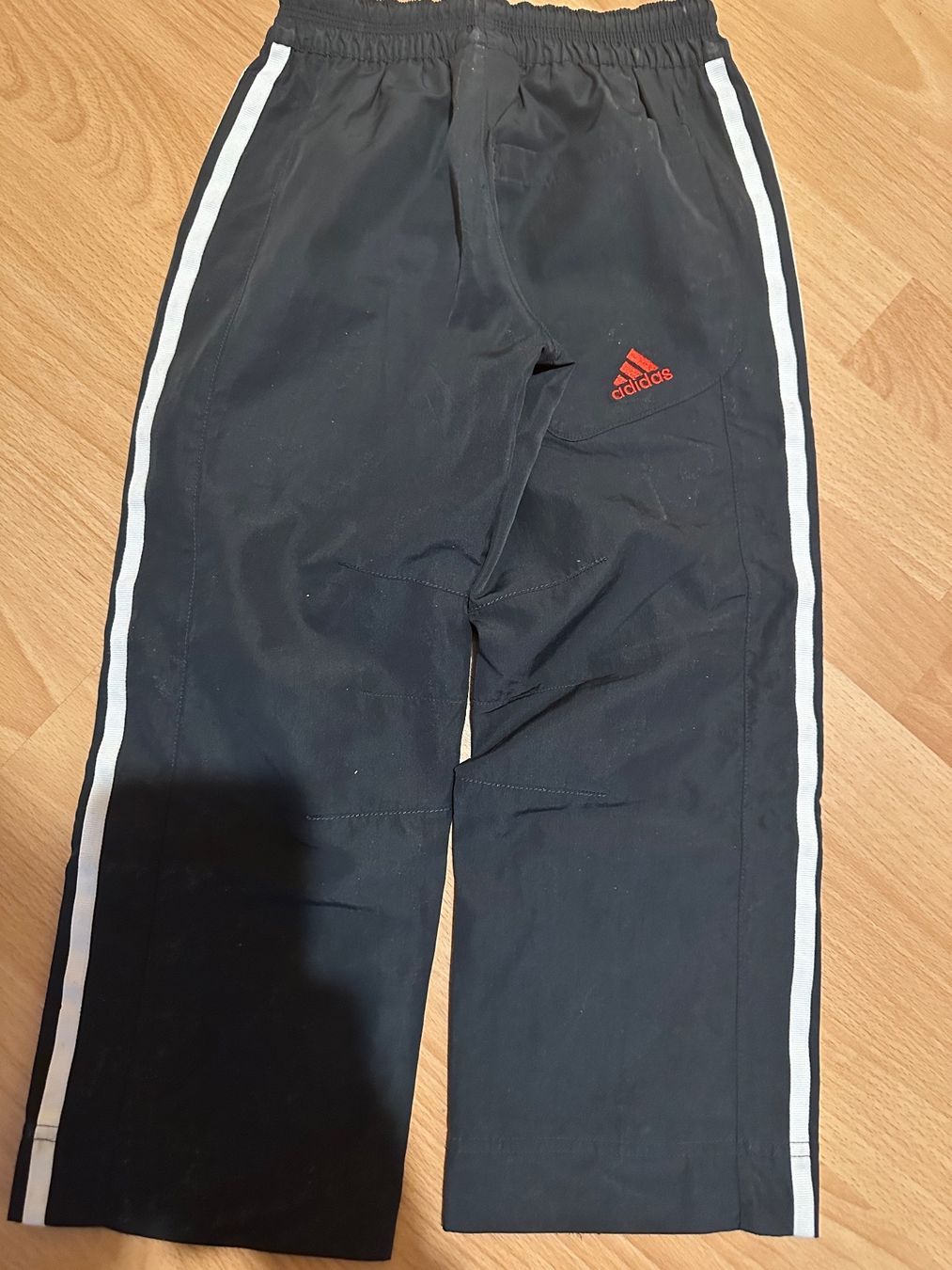 Adidas Pantaloni: 2 bas de training garçon Adidas T.110 – Usato da Le Brassus venduto da lionete02 3