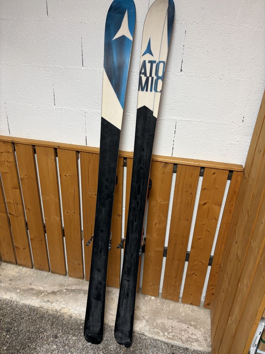 Atomic Sci: Lot atomic FT skis-chaussures-bâtons  – Usato da Collonges venduto da Nivek_They5 1