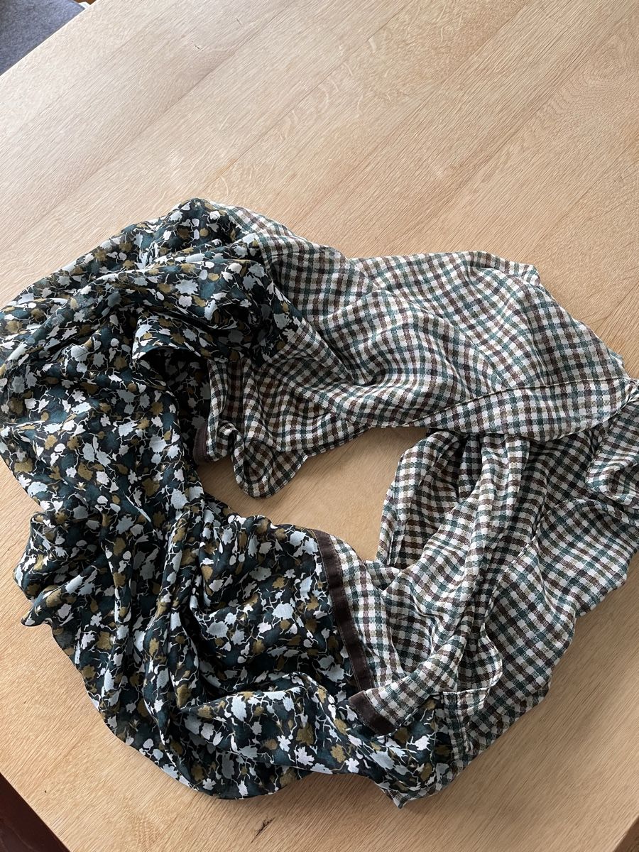 Foulard & Sciarpe: Loop-Schal - Blumen & Karo Muster – Usato da Buchs SG venduto da Vrenilein