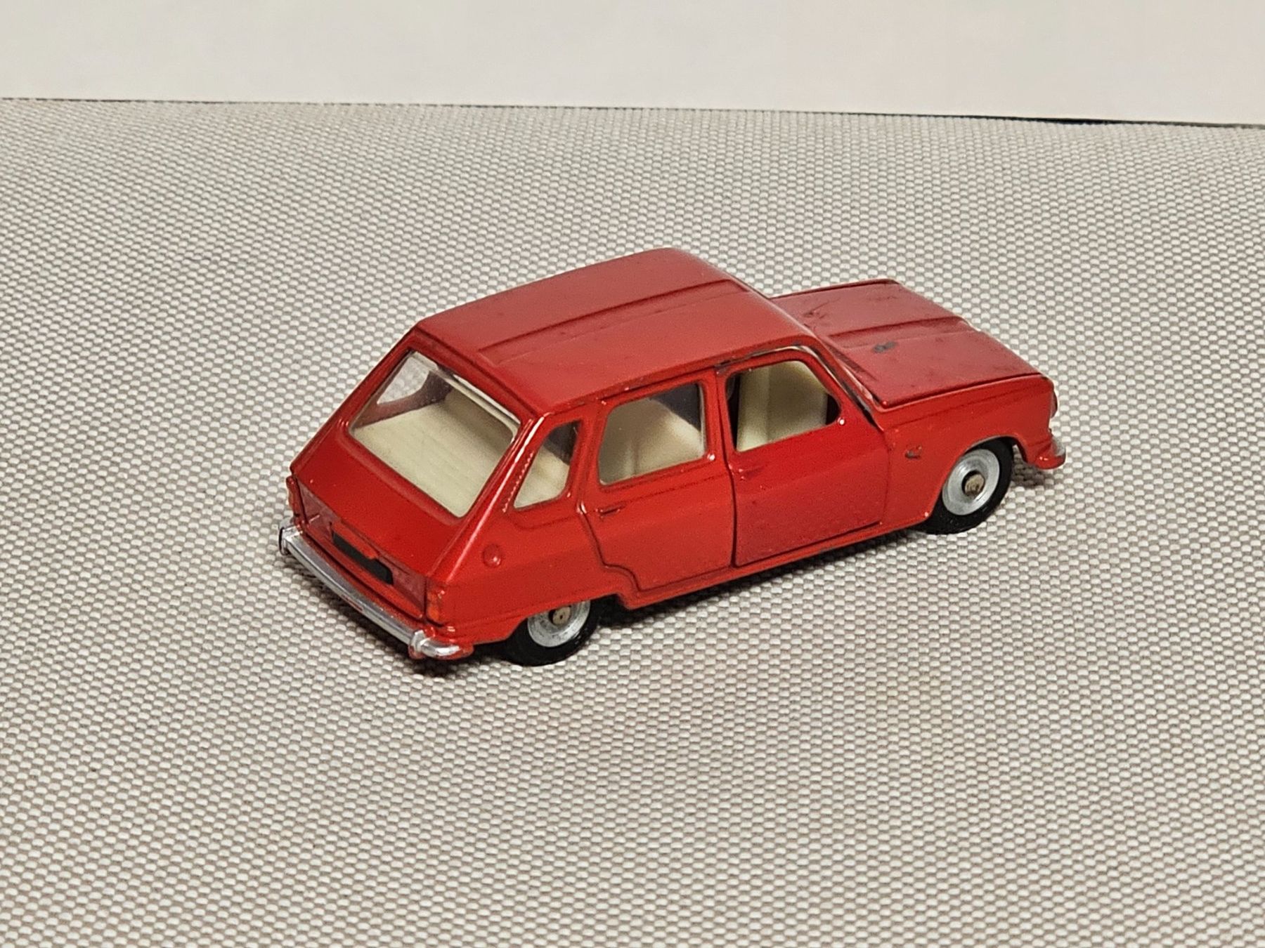 Dinky Toys Voitures modèles: Dinky Renault 6 – D'occasion à Starrkirch-Wil par easygo13 1