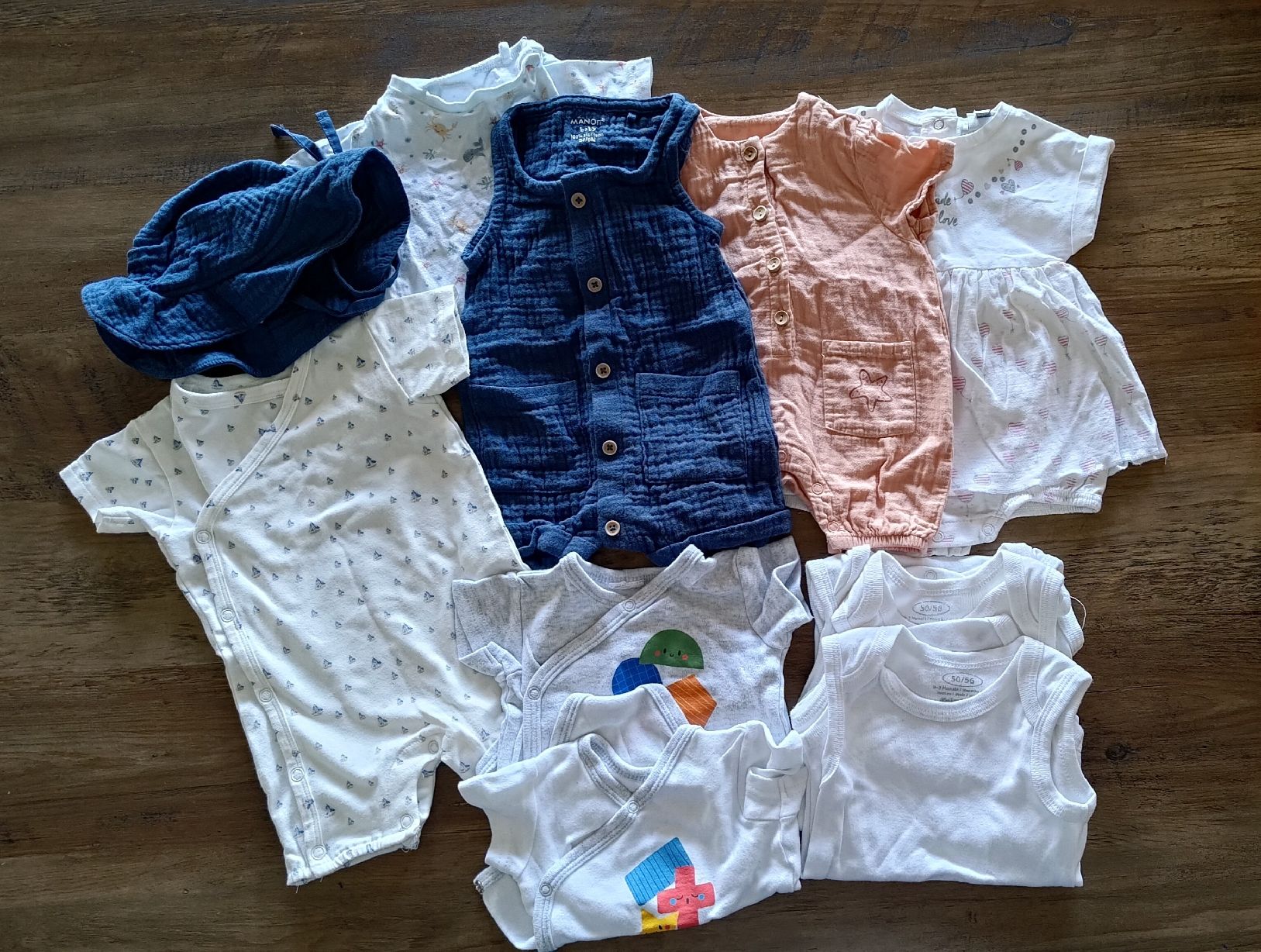 Lotti & Set di vestiti: Baby Summer Clothes Bundle 0-3 Months. – Nuovo (secondo la descrizione) da Genève venduto da rev_dp5v