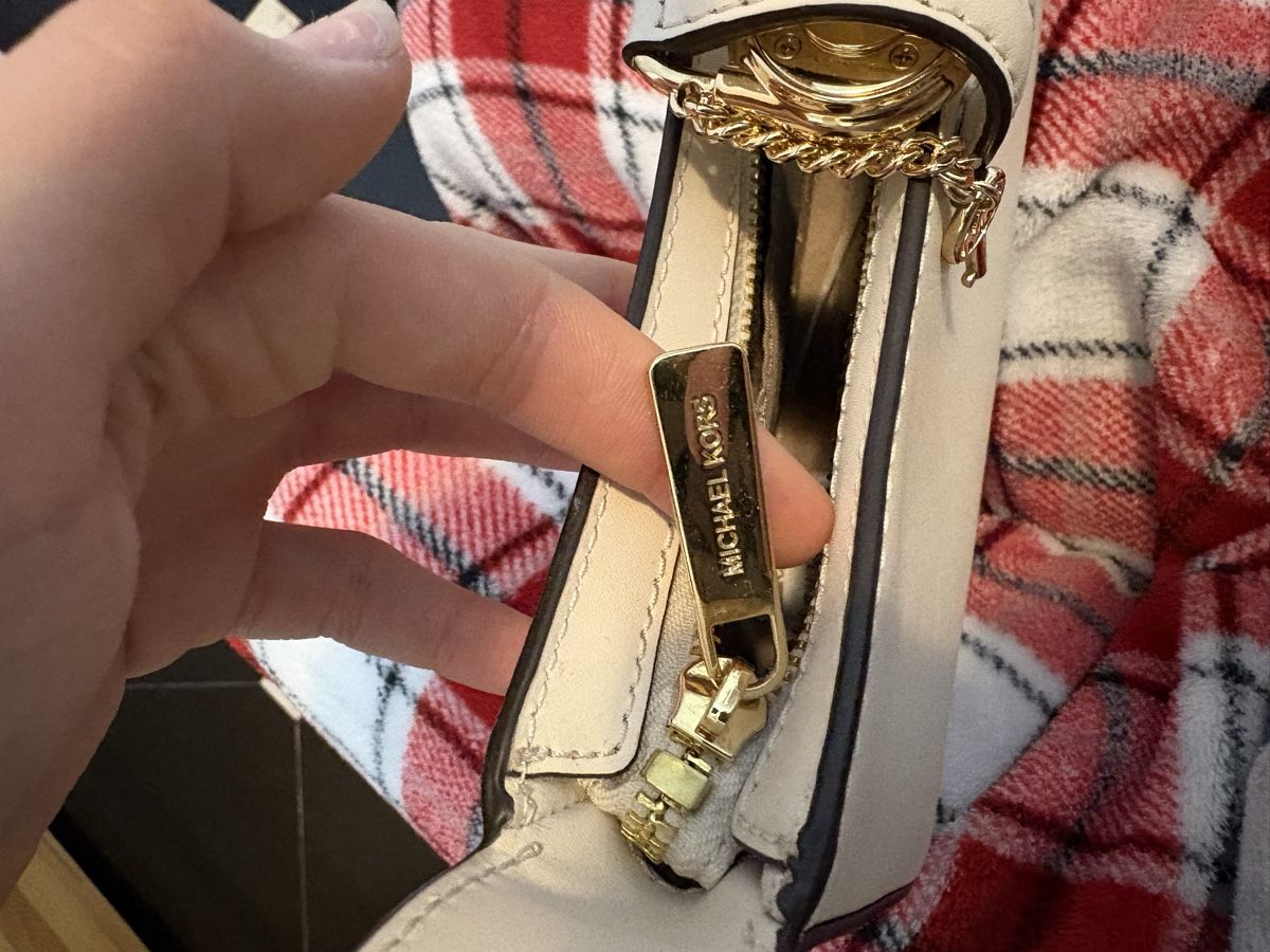 Michael Kors Taschen für Damen: Sac Michael Kors, Couleur Crème – Neu (gemäss Beschreibung) aus Le Grand-Saconnex von c7w_ngx7 3