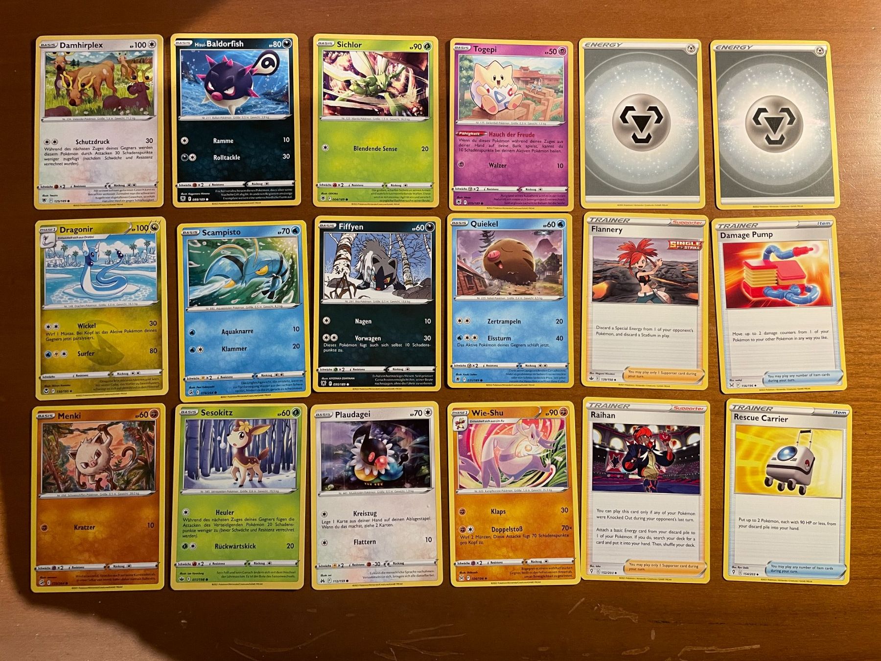 Pokémon Carte collezionabili: Pokemon Karten Set (Versand gratis) – Nuovo (secondo la descrizione) da Chur venduto da Angerson