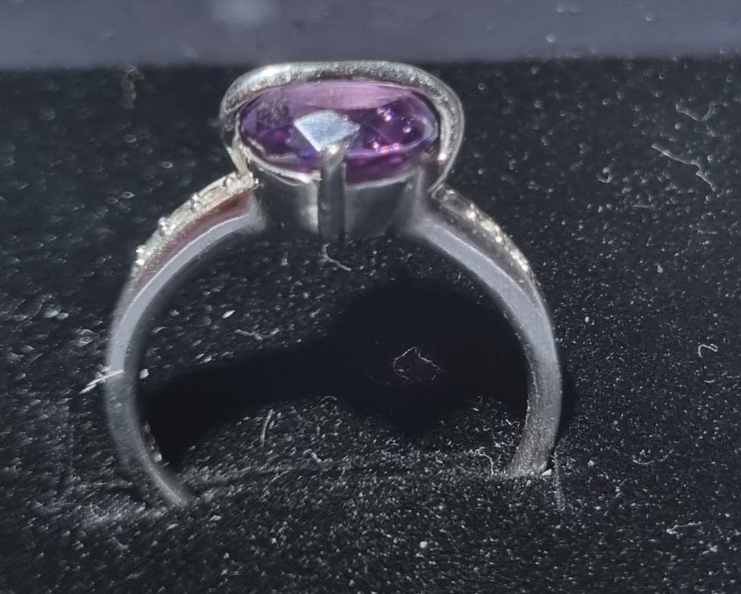 Anelli: Silberring 925 mit Amethyst und 6 Zirkonia – Usato da unterägeri venduto da ursiou