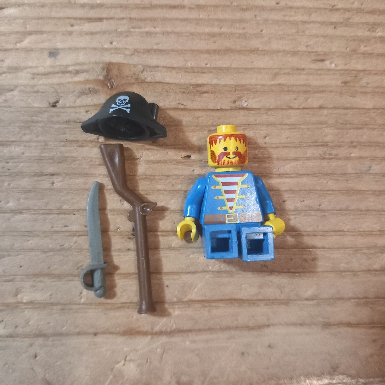 Lego Jeux de construction: Lego Pirat Figur mit Zubehoer  – D'occasion à Ebnat-Kappel par blazzi 2