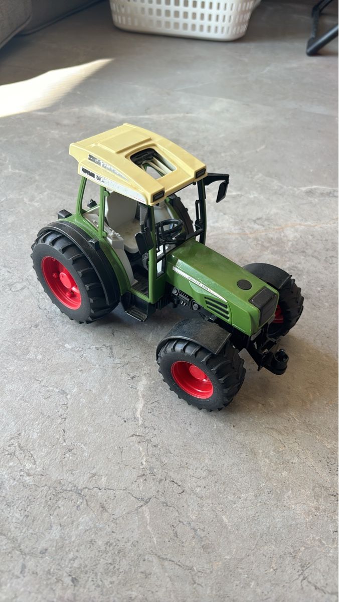 Giocattoli: Fendt 930 Vario Siku Traktor Modell – Usato da Leuzigen venduto da Neoleu