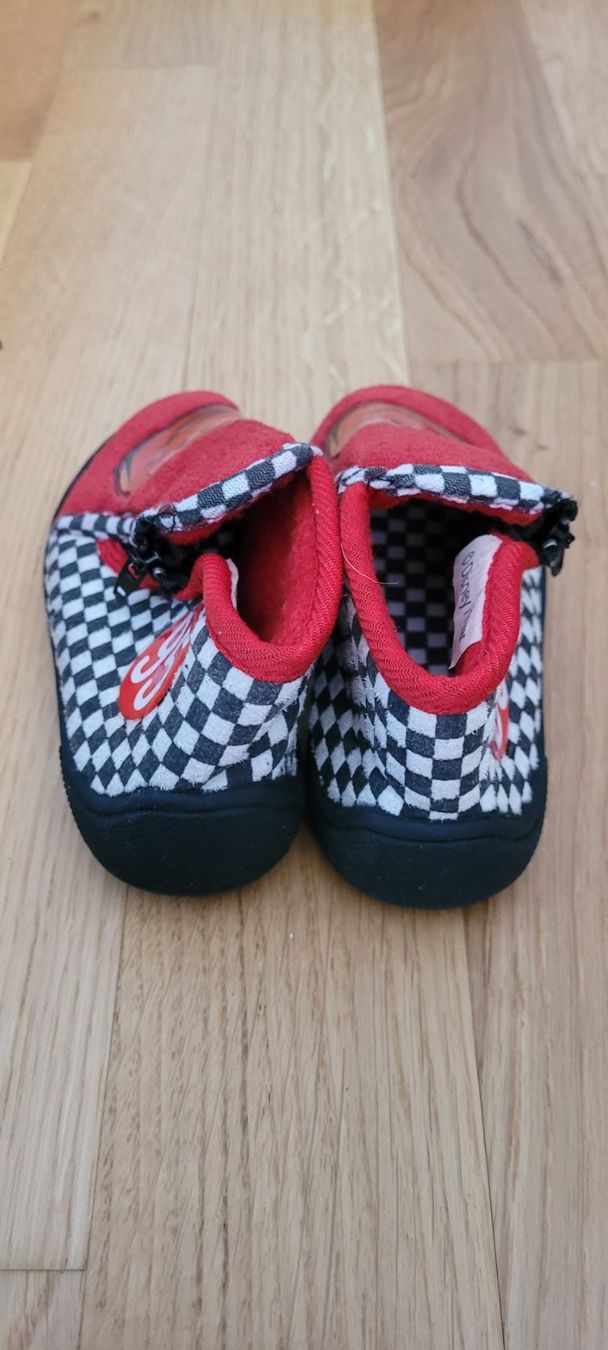 Scarpe per ragazzi: Pantoufle bébé Cars taille 21 – Usato da Gland venduto da Mezo81010 1