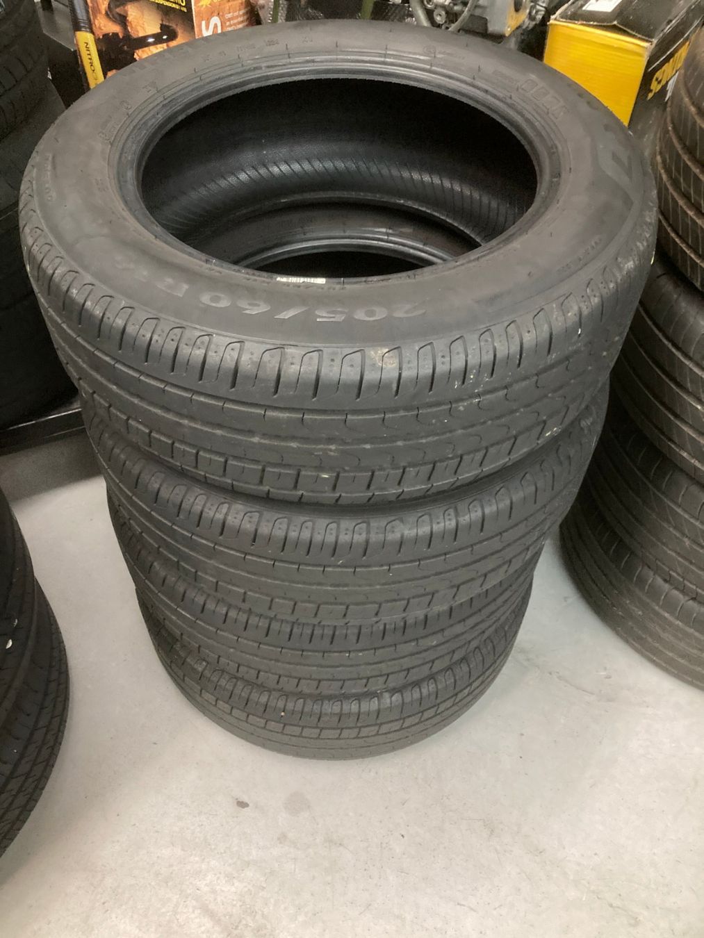 Pirelli Pneus & Kompletträder: 205/60R16 Sommerpneu Pirelli – Gebraucht aus Cham von WB2223