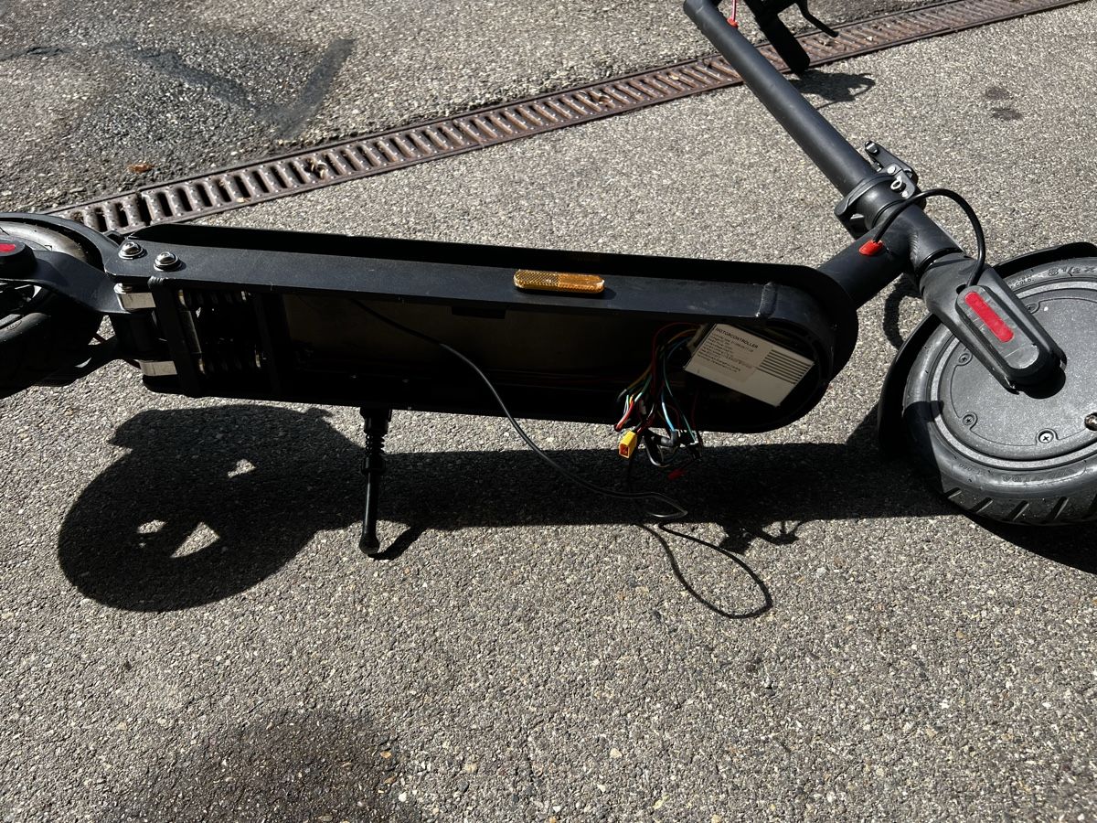 Scooter: E-scooter ohne akku – Difettoso da Neftenbach venduto da losche187 3