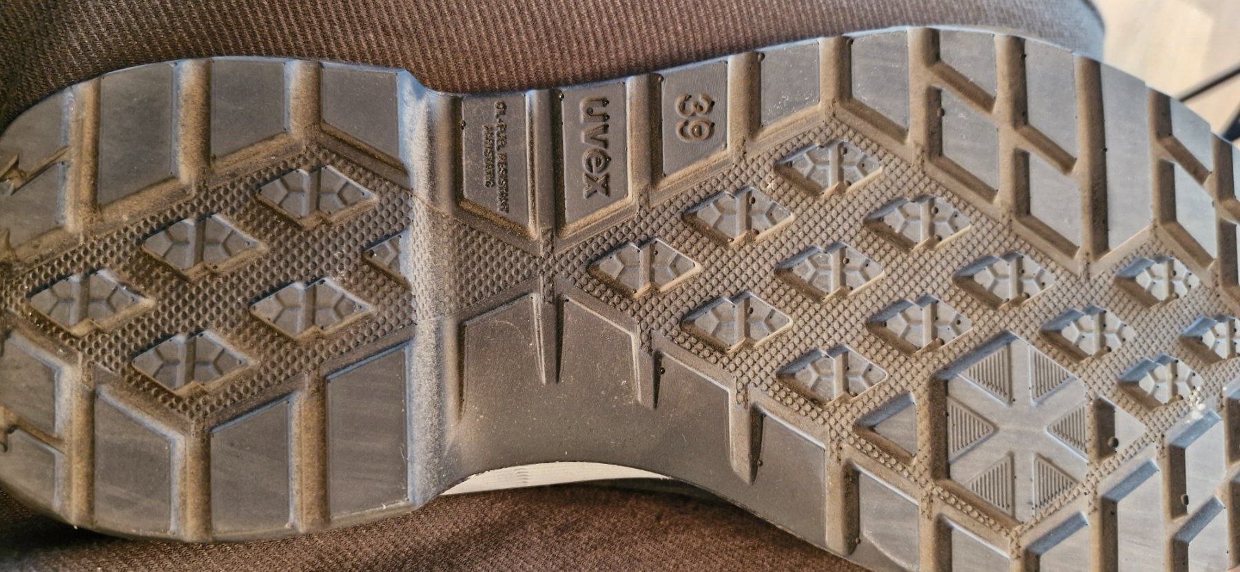 Scarpe da donna: Sicherheits Schuhe grösse 39 neu – Nuovo (secondo la descrizione) da Beringen venduto da mar_y7fd 3