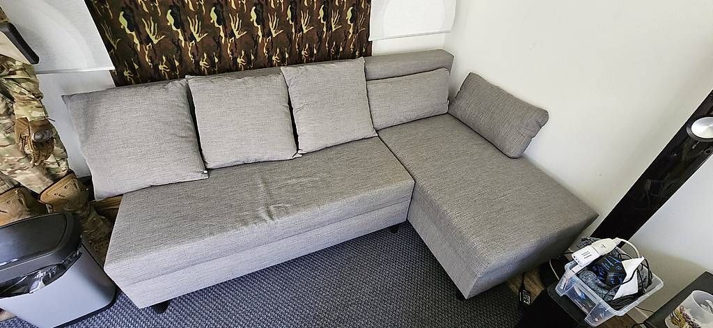 Sofas: Ecksofa schlafsofa mit bettfunktion, grau – D'occasion à Aarwangen par Howi08 1
