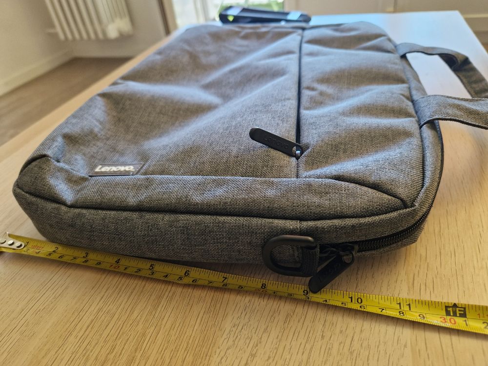 Lenovo Borse: Lenovo Laptop Bag - Protective – Nuovo (secondo la descrizione) da Wettingen venduto da mor_76q7 2