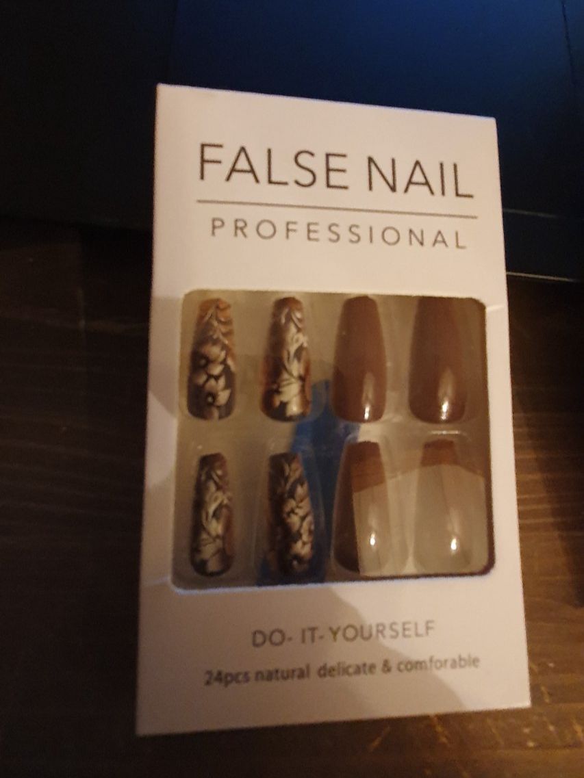 Unghie finte: Nails zum Aufkleben - 2 Sets Nageldesign – Nuovo (secondo la descrizione) da Hittnau venduto da Gamoe 5
