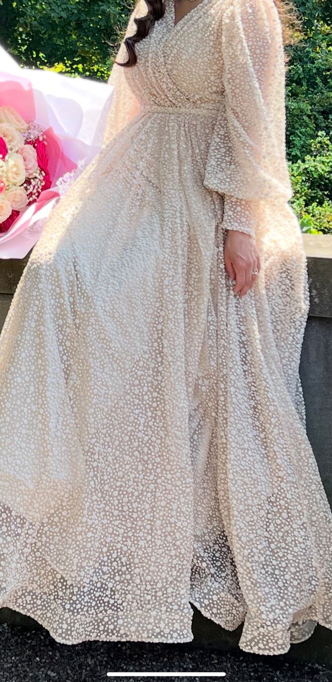 Vestiti: Abend Kleid Beige – Nuovo (secondo la descrizione) da Rupperswil venduto da nes_qs52 1