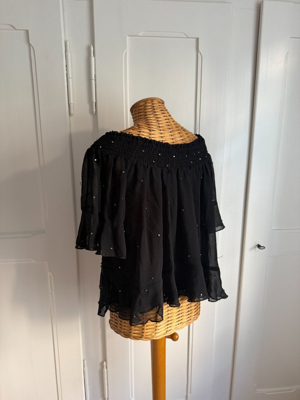 Zara Tuniques: ZARA - Chiffon Tunikabluse schwarz mit Strass S – D'occasion à Zürich par Diazaio 2