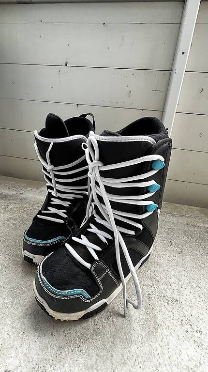 Nidecker Scarpe da uomo: Nidecker Snowboard Boots – Usato da Schenkon venduto da mpa65