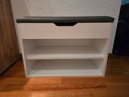 Schuhregal mit Sitzfläche, neuwertig