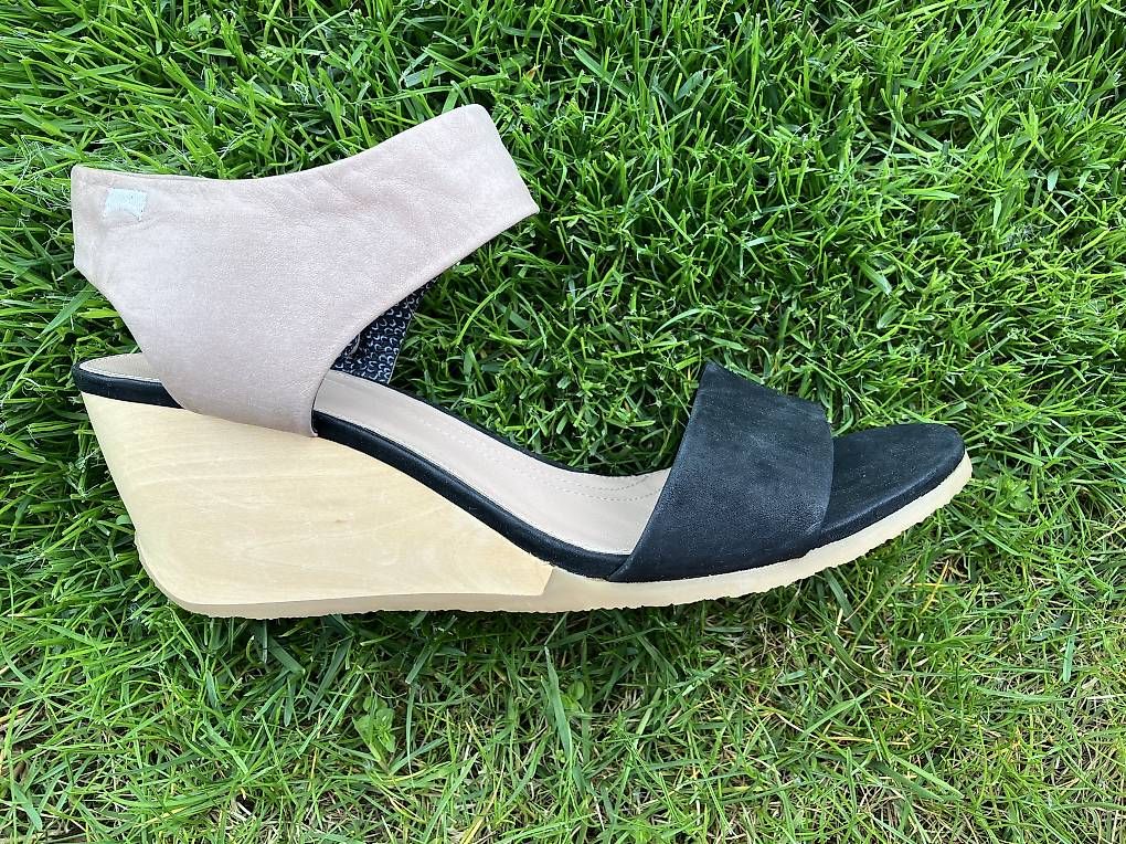 Damenschuhe: Camper Laura Sandale, Keil Gr.38 – Gebraucht aus Lyss von stubenwagen