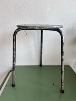 Runder Hocker Metall grau Höhe 47 cm gebrauchter Zustand
