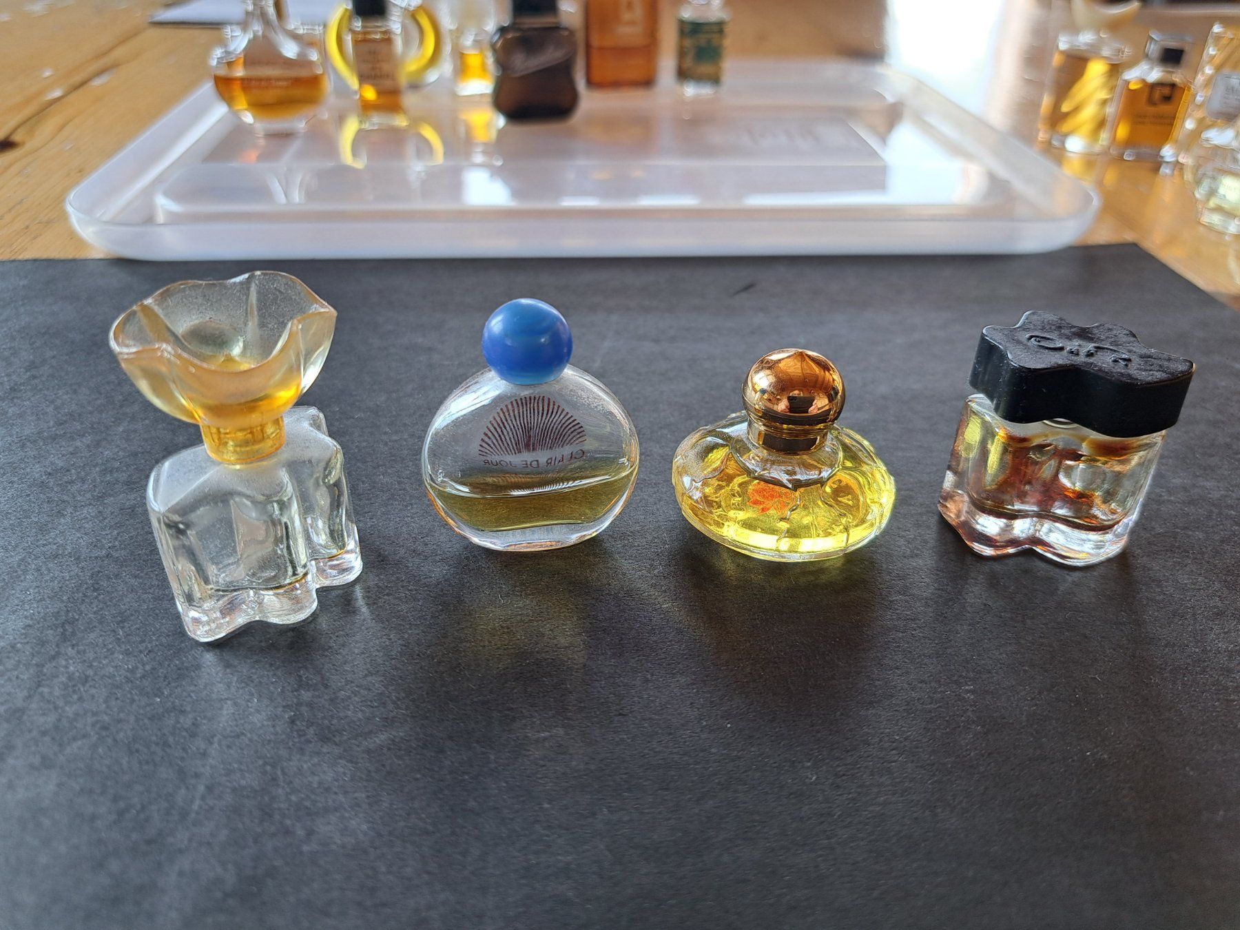 Parfums & Eau de Toilette: 21 parfums miniature de collection – D'occasion à Blonay par Leglaude_01 4