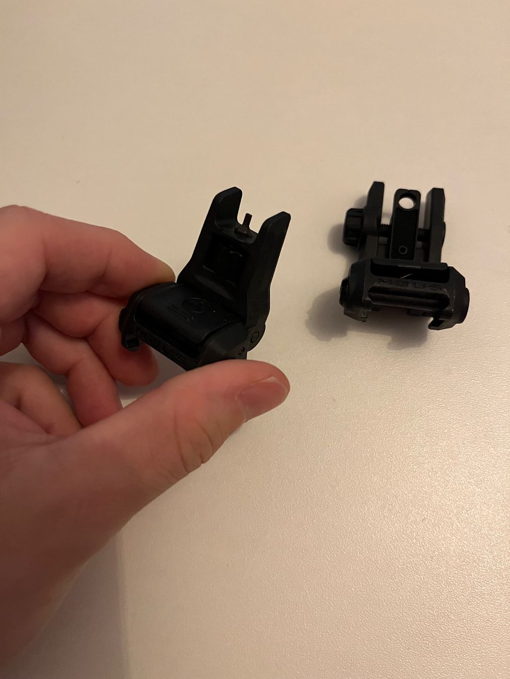 Tiro a segno: Magpul MBUS 3 Front and Back-Up Sight - Schwarz – Nuovo (secondo la descrizione) da Staufen venduto da phoenixmaster13 1