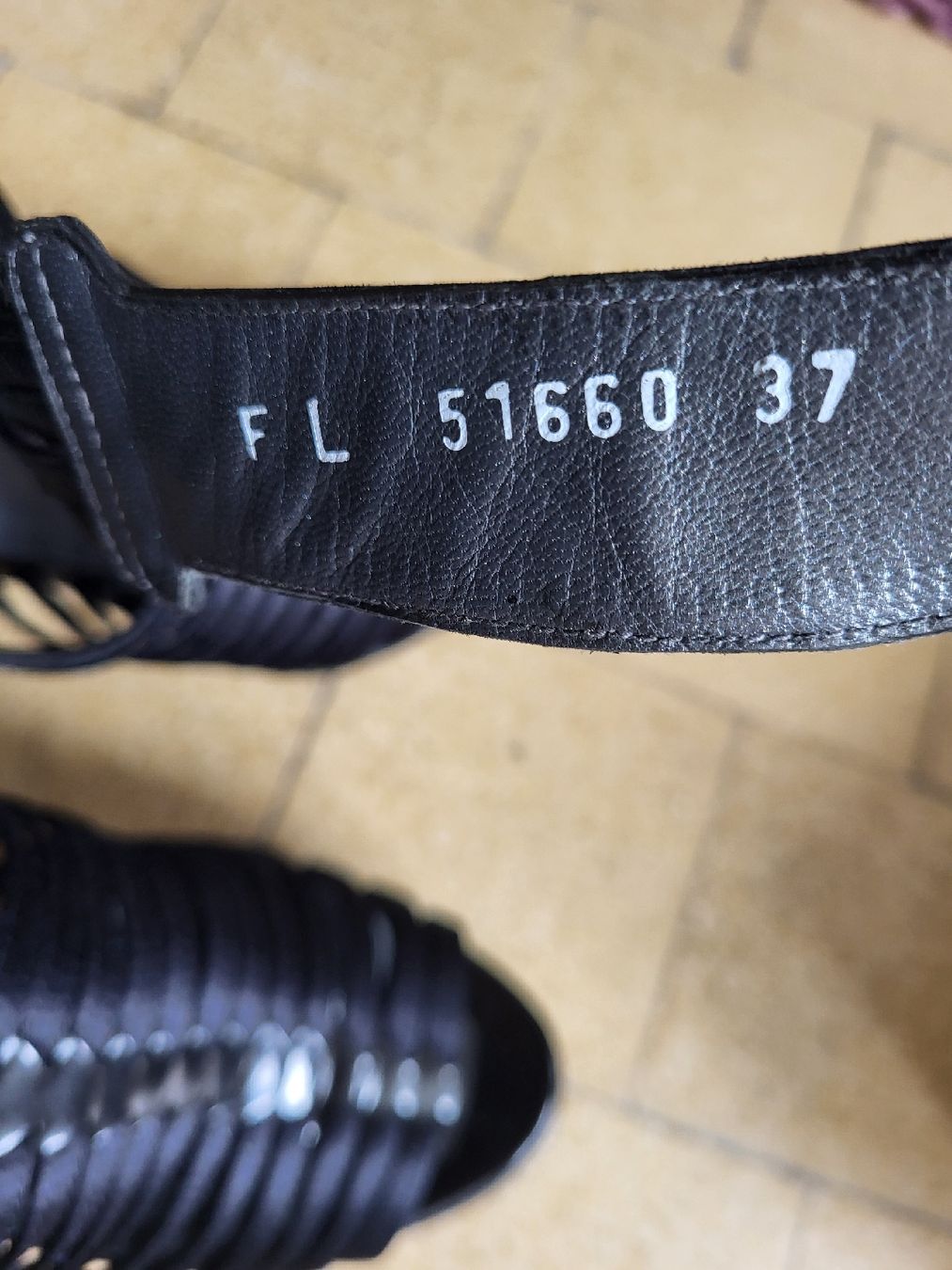 Stuart Weitzman Scarpe da donna: Originale Stuart Weitzman Sandale – Nuovo (secondo la descrizione) da Zweisimmen venduto da Adorable 6
