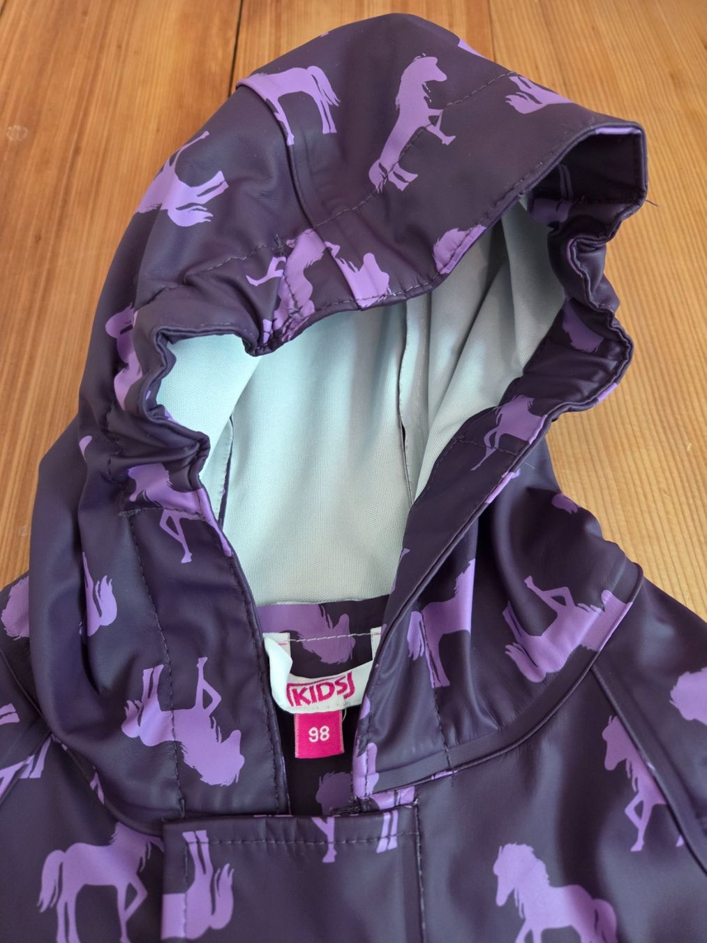 Giacche & Cappotti: Regenjacke Gr. 98 Pferde-Muster – Usato da Horgen venduto da sel_c9py 1