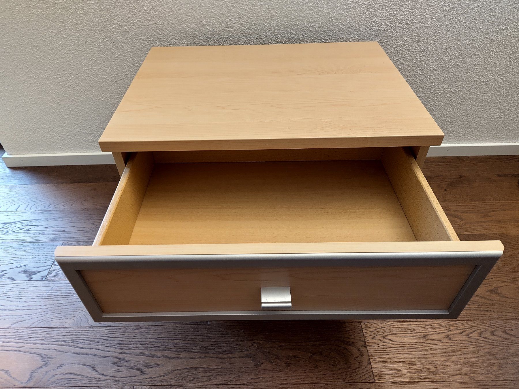 Tables de nuit: Nachttisch mit 2 Schubladen – D'occasion à Ronco sopra Ascona par ghurli 1