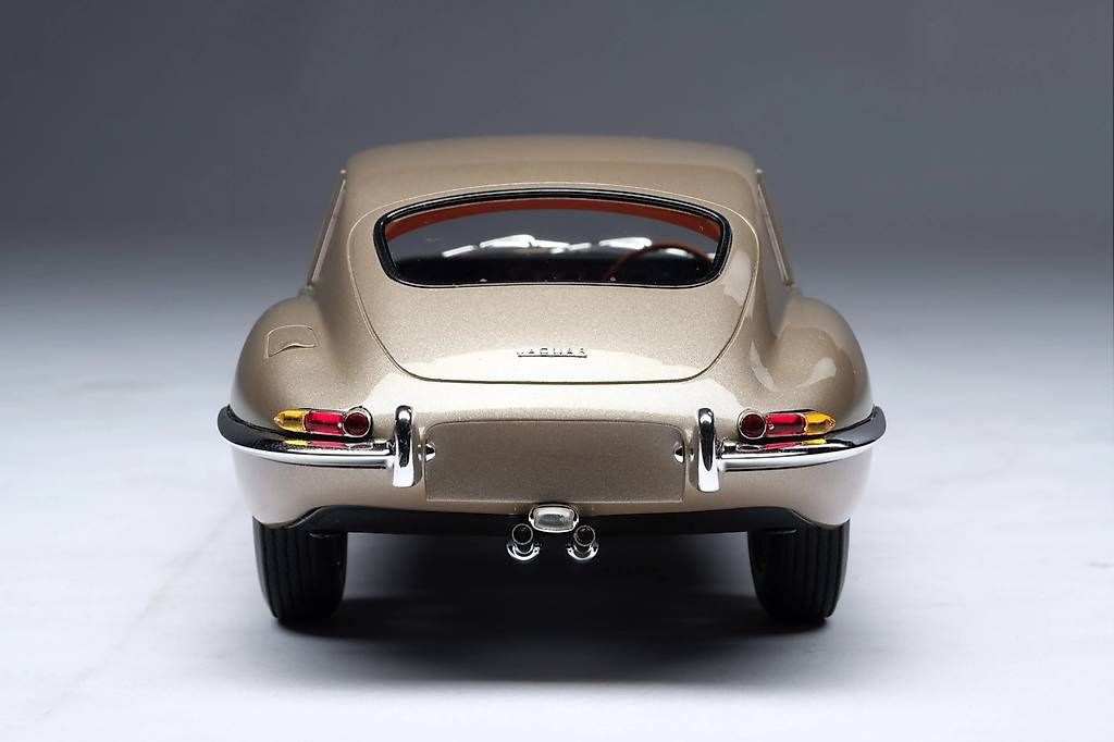Voitures modèles: JAGUAR E-TYPE COUPE - AMALGAM Collection 1:18 – Neuf avec emballage d'origine à Dietikon par Zueriring 3