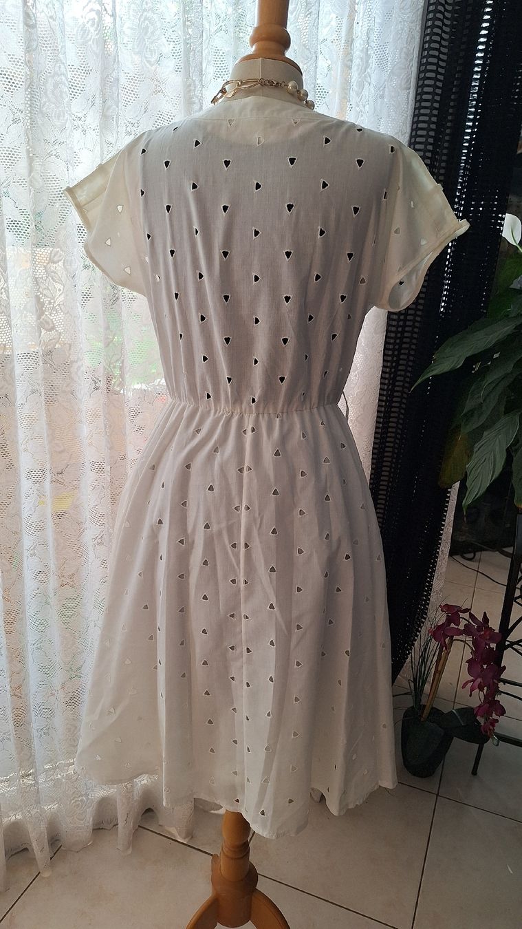 C&A Vestiti: Robe blanche Vintage 40 – Usato da St-Triphon venduto da Jldr0 2
