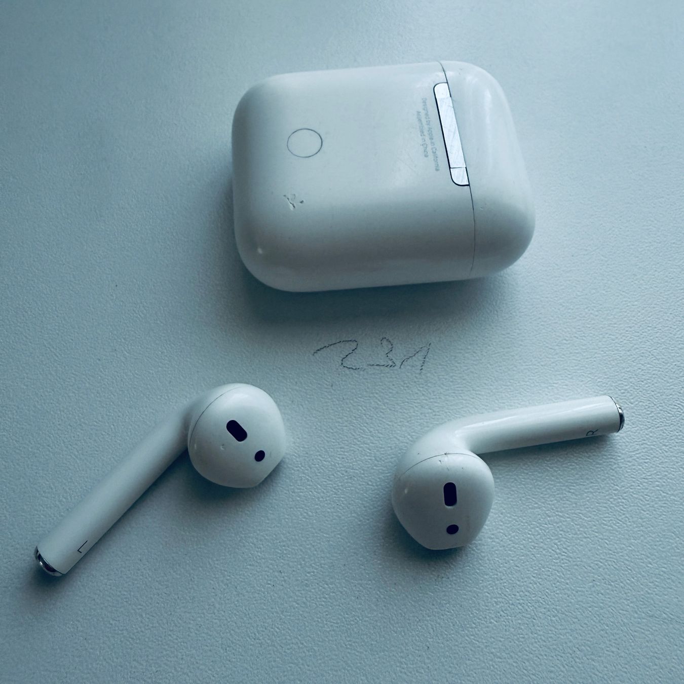 Apple Kopfhörer: Original Apple AirPods 2 Gen. Wireless Kopfhörer & Case – Gebraucht aus Basel von MY.AIRPODS.SHOP 4