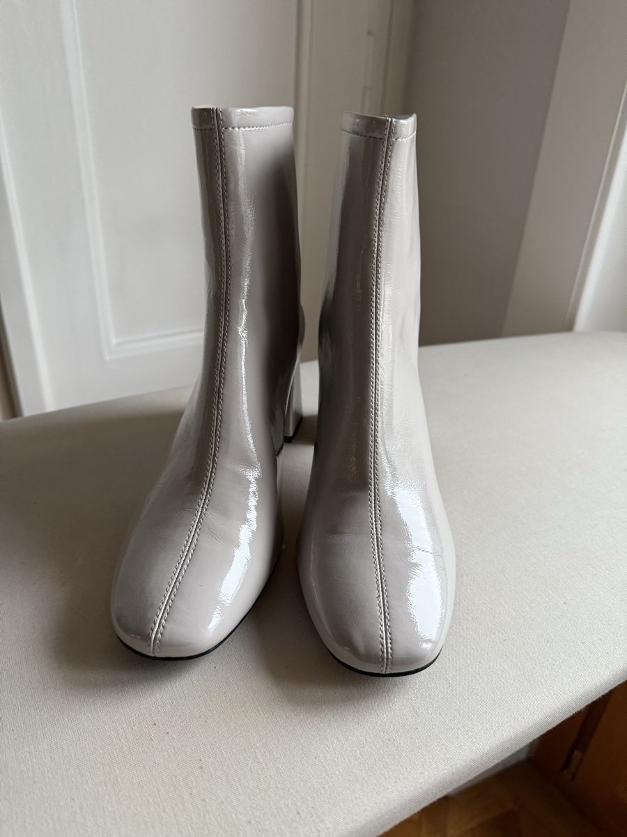 Zara Scarpe da donna: Zara Ankle Boots Size 40 - New - Never Worn – Nuovo (secondo la descrizione) da Genève venduto da jul_5xsn 2