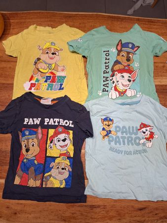 4 T-Shirts Paw Patrol Grösse 98 gebrauchter Zustand
